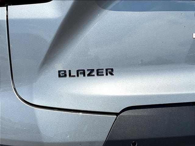 New 2026 Chevrolet Blazer LT w/ Midnight/Sport Edition FWD image 11