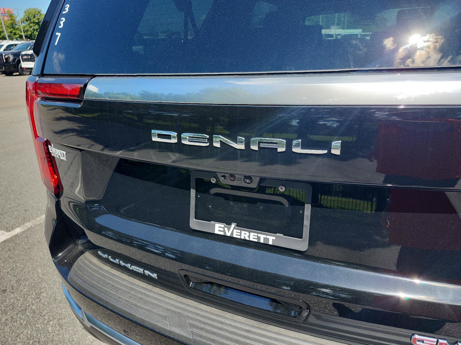 New 2026 GMC Yukon XL Denali w/ Denali Reserve Package AWD/4WD image 4