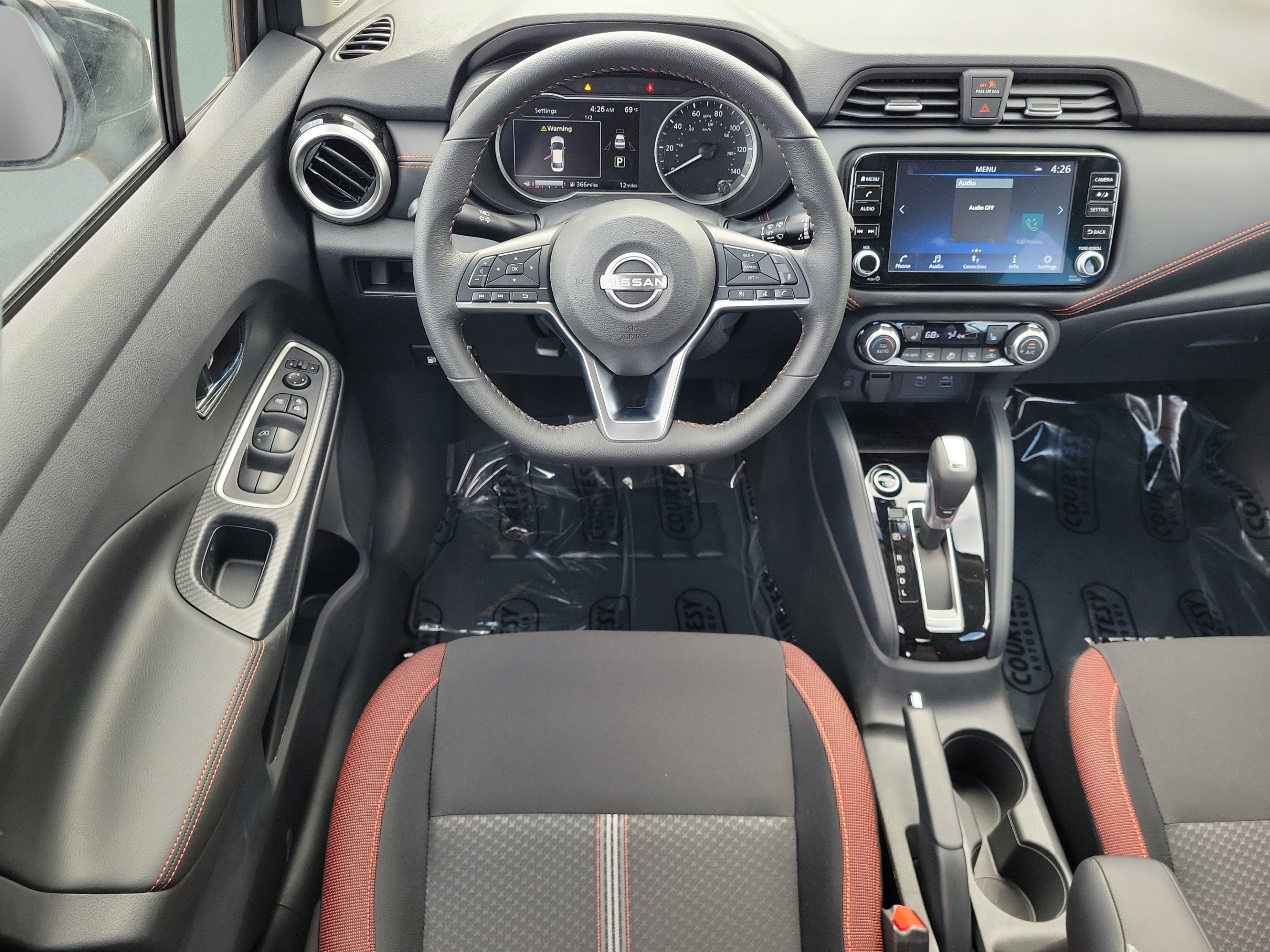 New 2025 Nissan Versa SR w/ Trunk Package FWD image 13