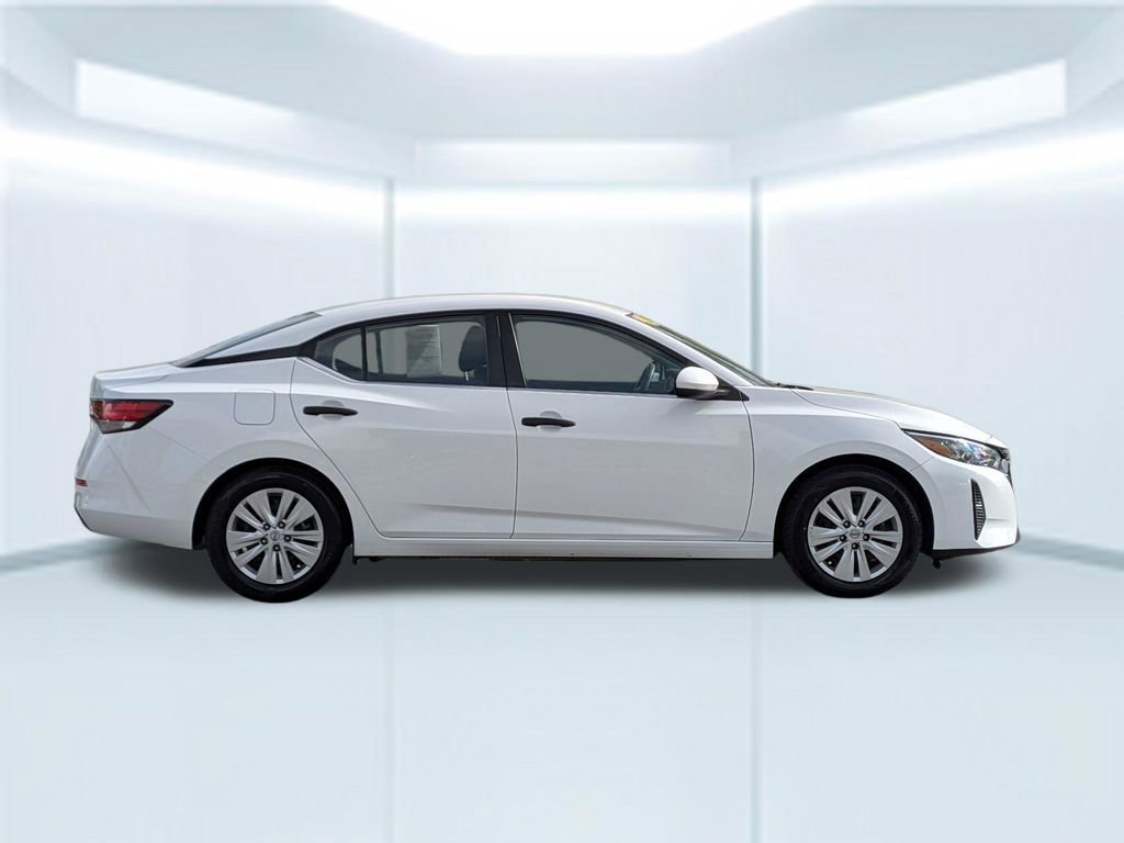 Used 2024 Nissan Sentra S image 9