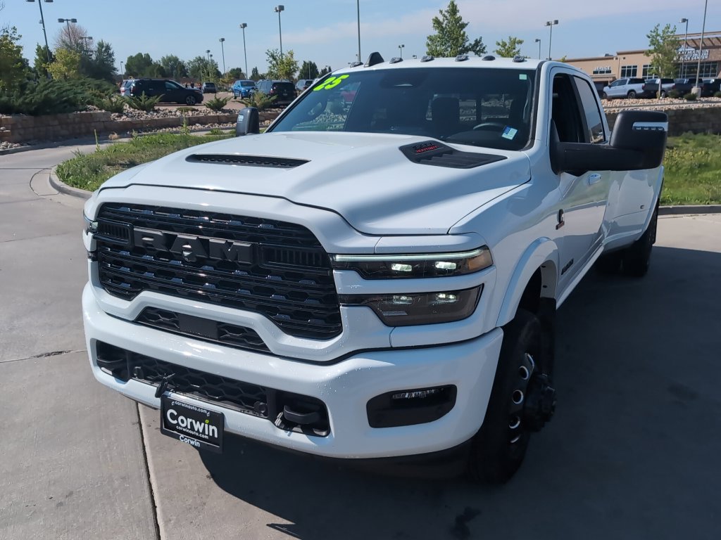 Used 2025 RAM 3500 Limited AWD/4WD image 3