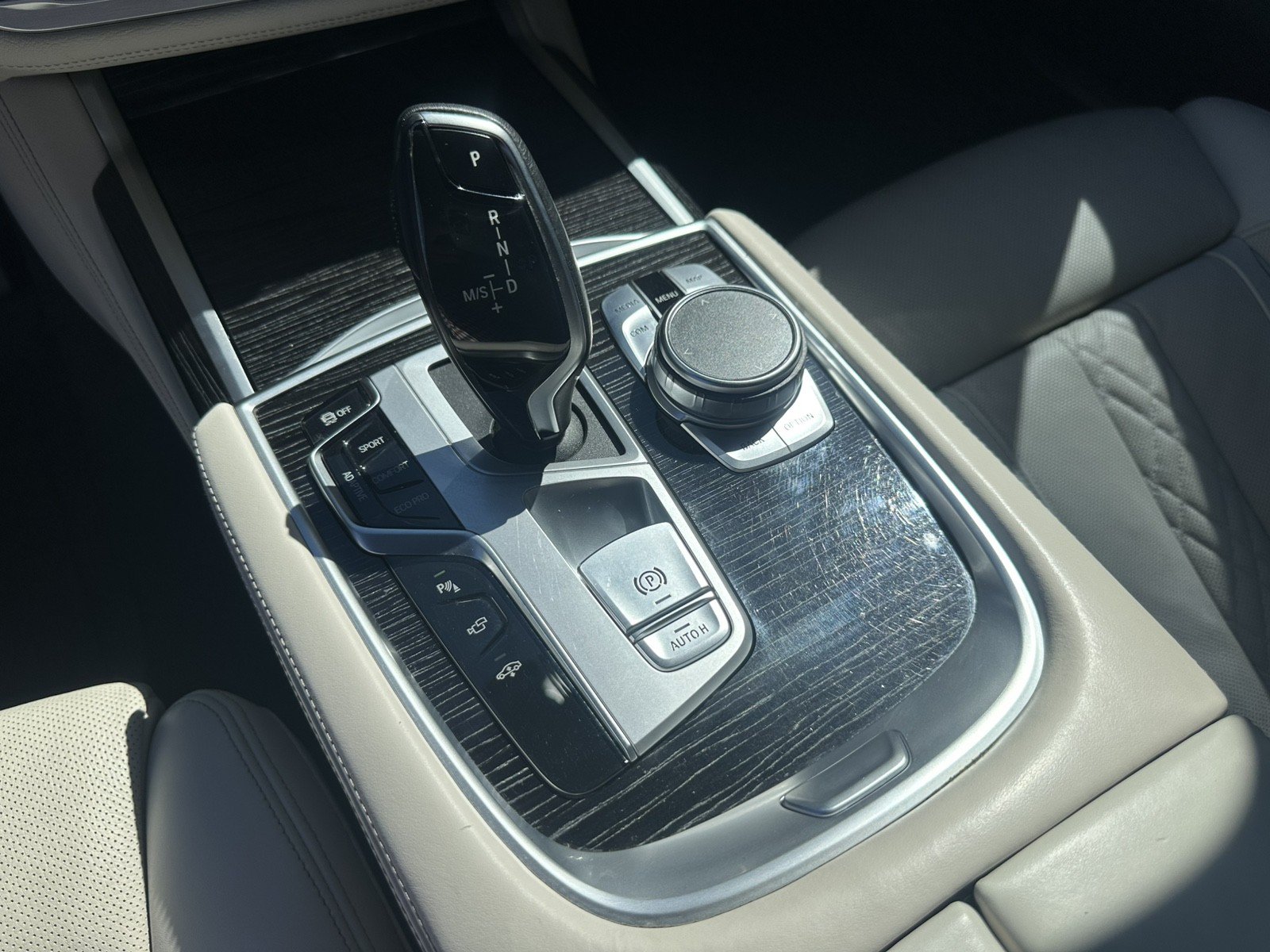 Used 2022 BMW 740i xDrive w/ Luxury Rear Seating Package AWD/4WD image 24
