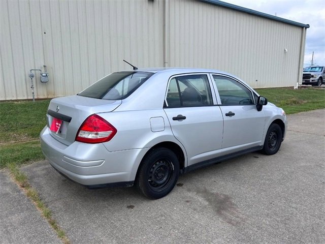 Used 2011 Nissan Versa Sedan image 3