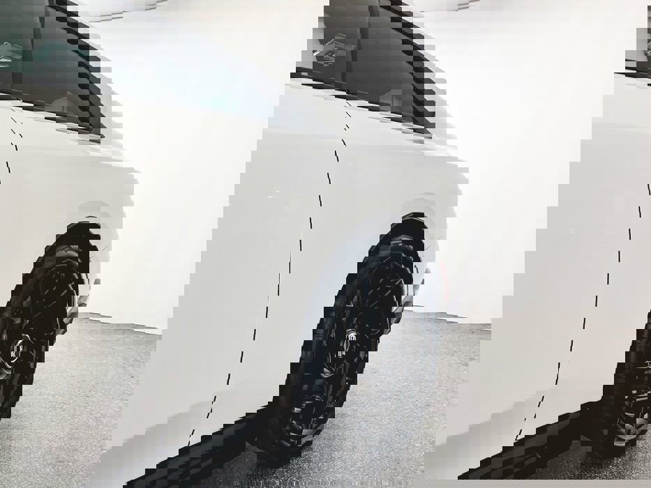 New 2025 Rolls-Royce Spectre Black Badge w/ Leather Finishing Pack image 22