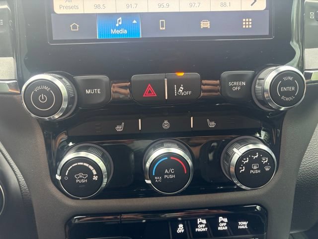 Used 2025 RAM 1500 Big Horn AWD/4WD image 42
