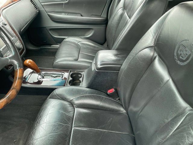 Used 2009 Cadillac DTS w/ Platinum Edition FWD image 3