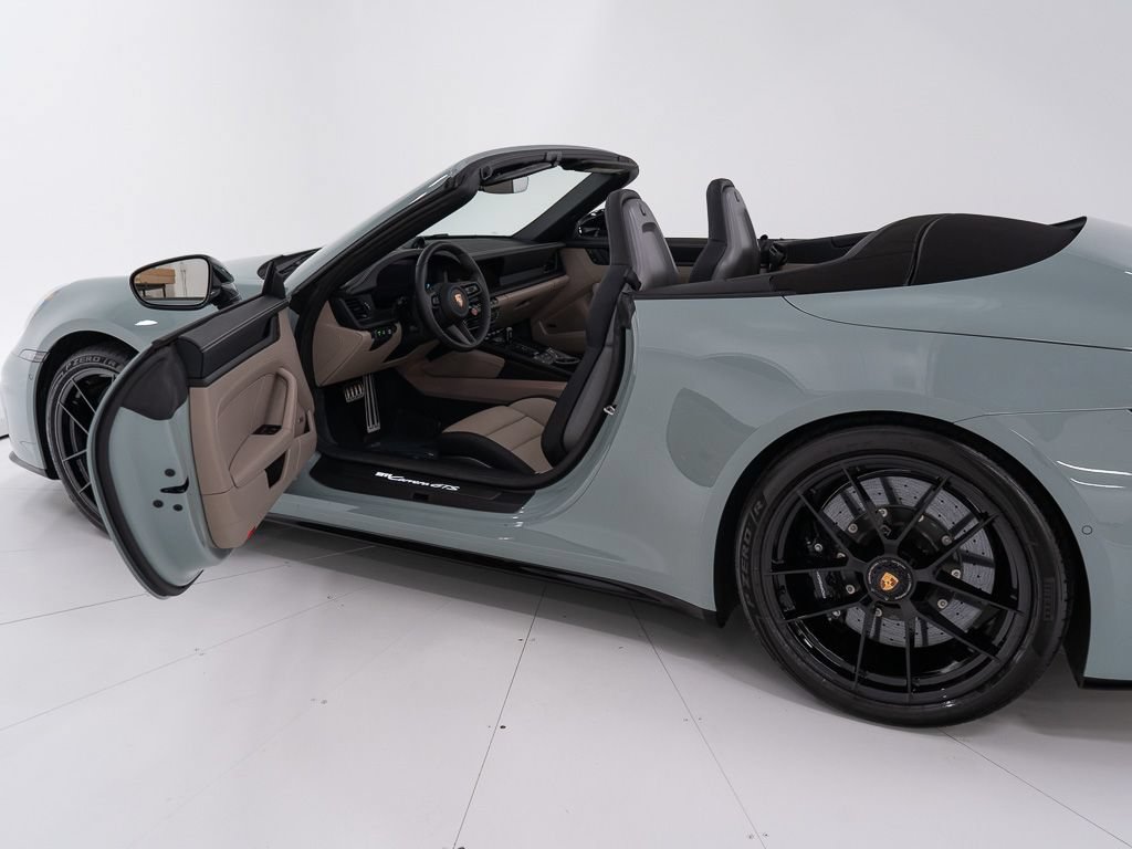 Used 2026 Porsche 911 Carrera GTS RWD image 17