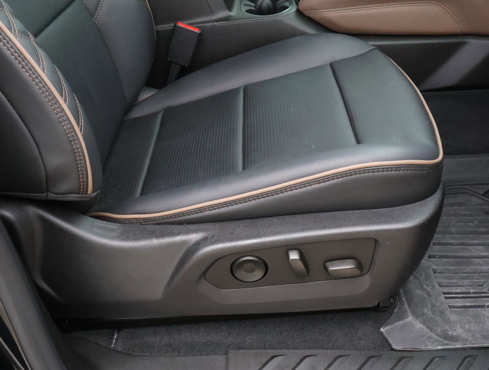 Used 2023 GMC Canyon Denali AWD/4WD image 19
