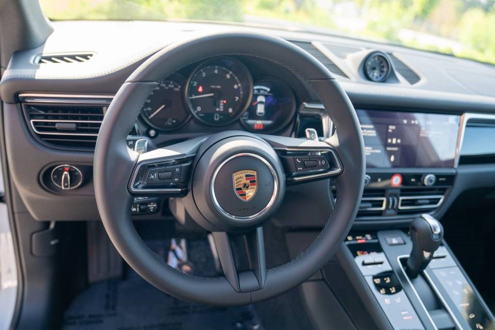 New 2026 Porsche Macan AWD/4WD image 15