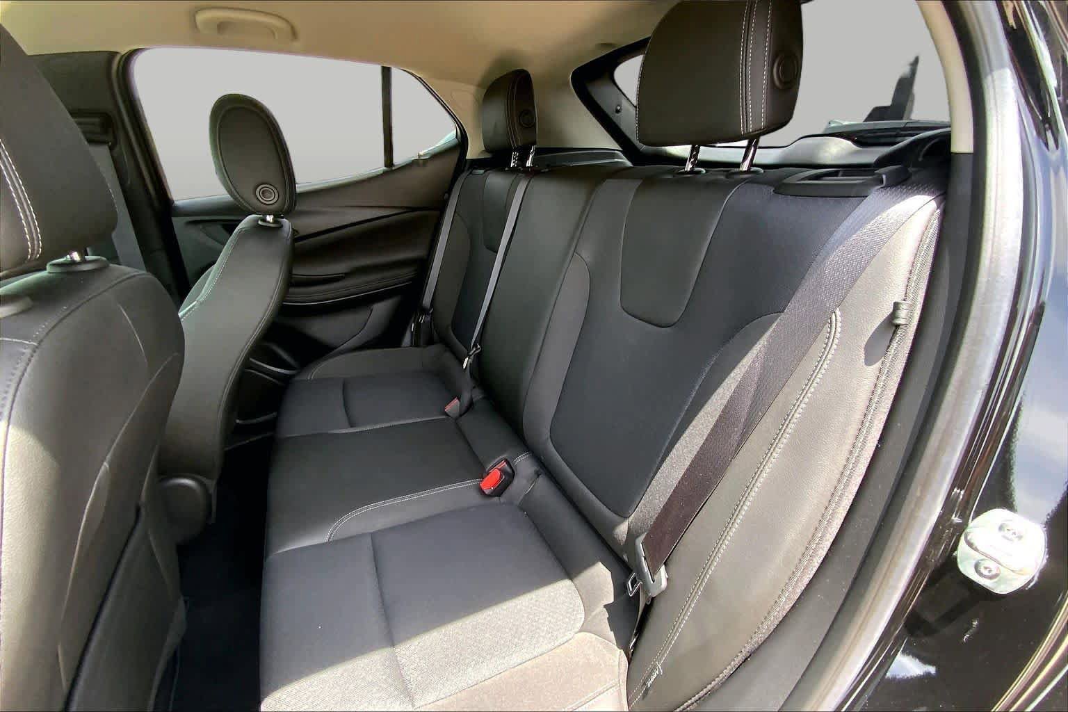 Used 2024 Buick Encore GX Preferred FWD image 19