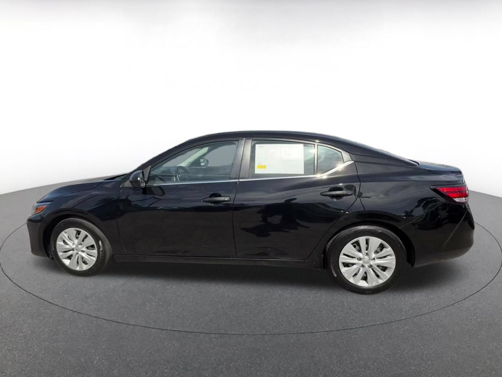 Used 2025 Nissan Sentra S FWD image 8