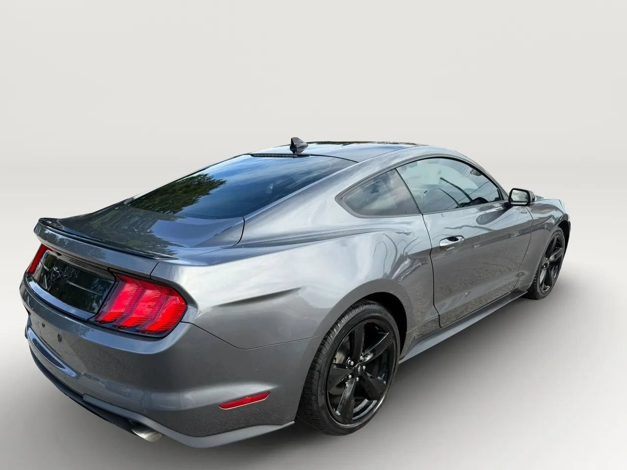 Used 2022 Ford Mustang Premium w/ Equipment Group 201A RWD image 3