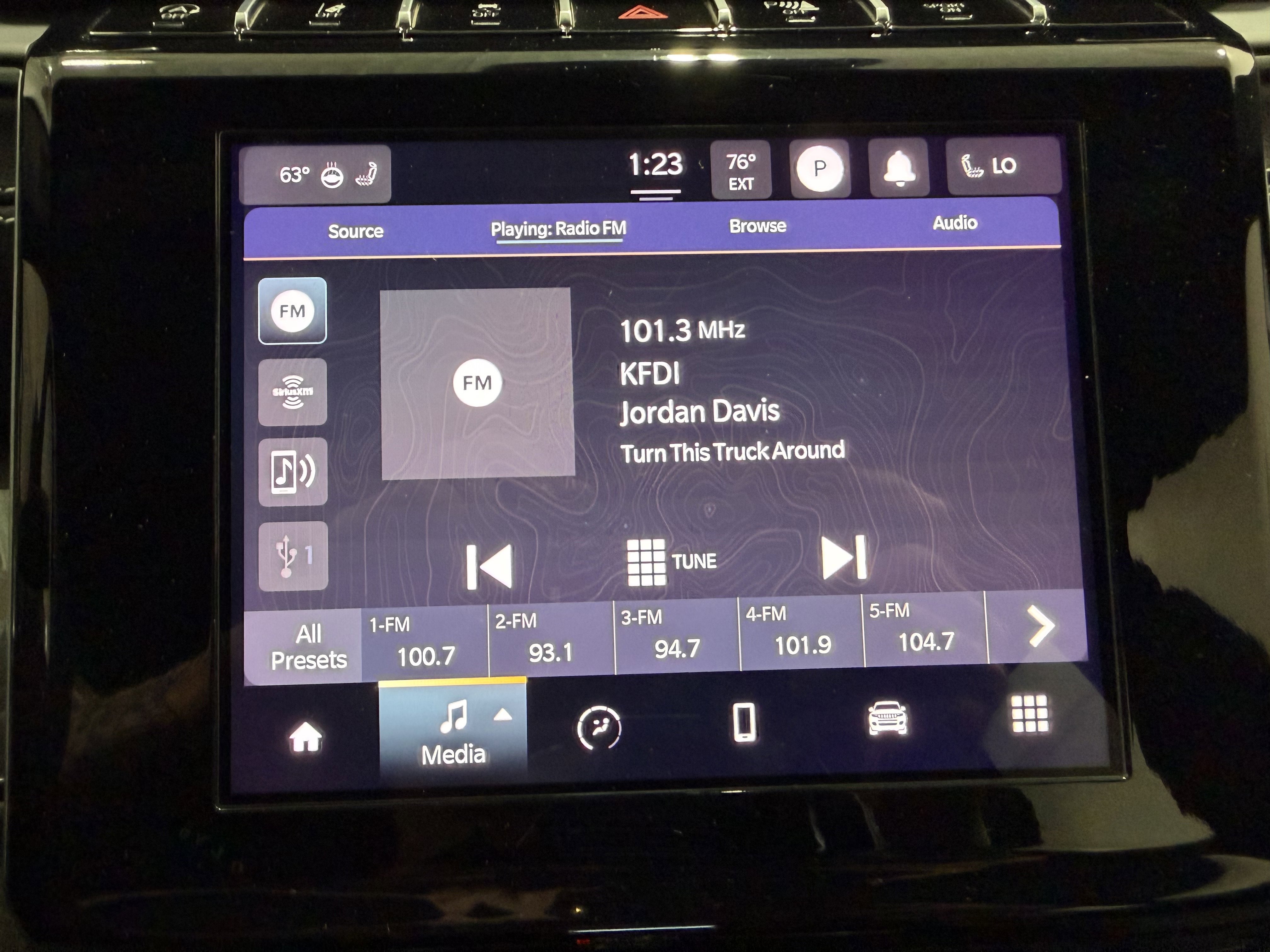 Used 2023 Jeep Grand Cherokee L Laredo image 17