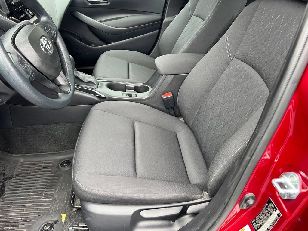 Used 2025 Toyota Corolla LE FWD image 11