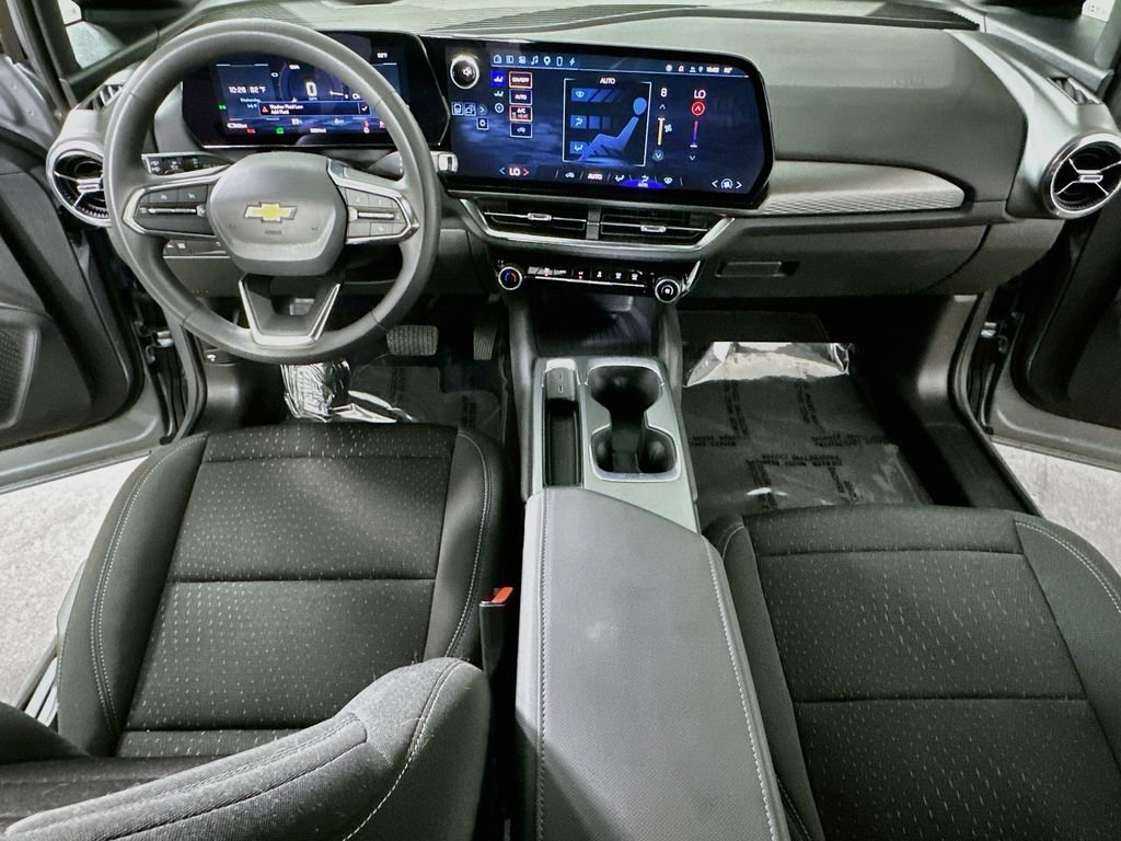 Used 2025 Chevrolet Equinox EV LT FWD image 16