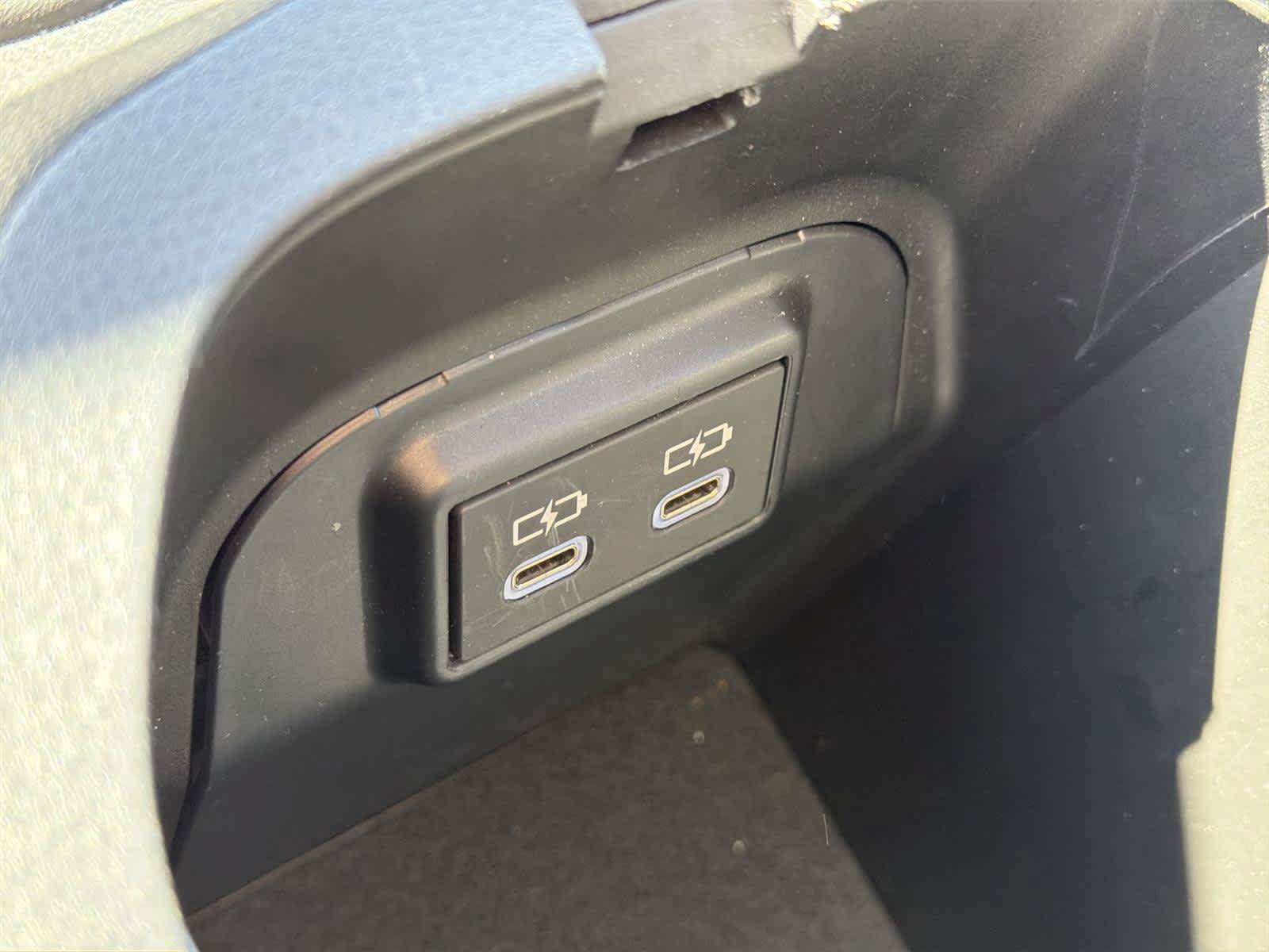 Used 2025 Toyota RAV4 XLE FWD image 41