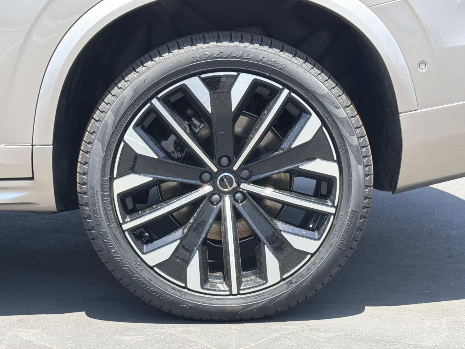 New 2026 Volvo XC90 T8 Plus w/ Protection Package Premier AWD/4WD image 24