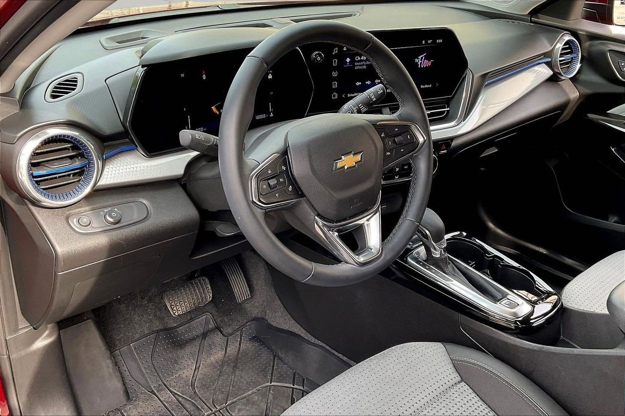 Used 2024 Chevrolet Trax LT w/ Driver Confidence Package image 18