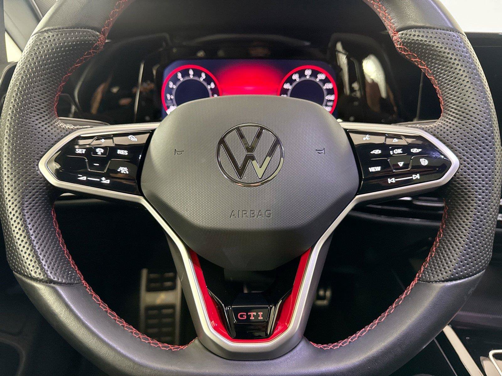 Used 2024 Volkswagen GTI SE FWD image 17