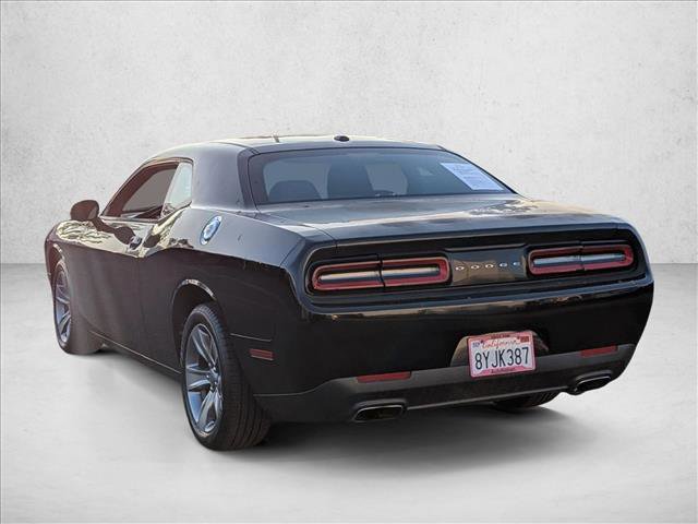 Used 2016 Dodge Challenger SXT image 8