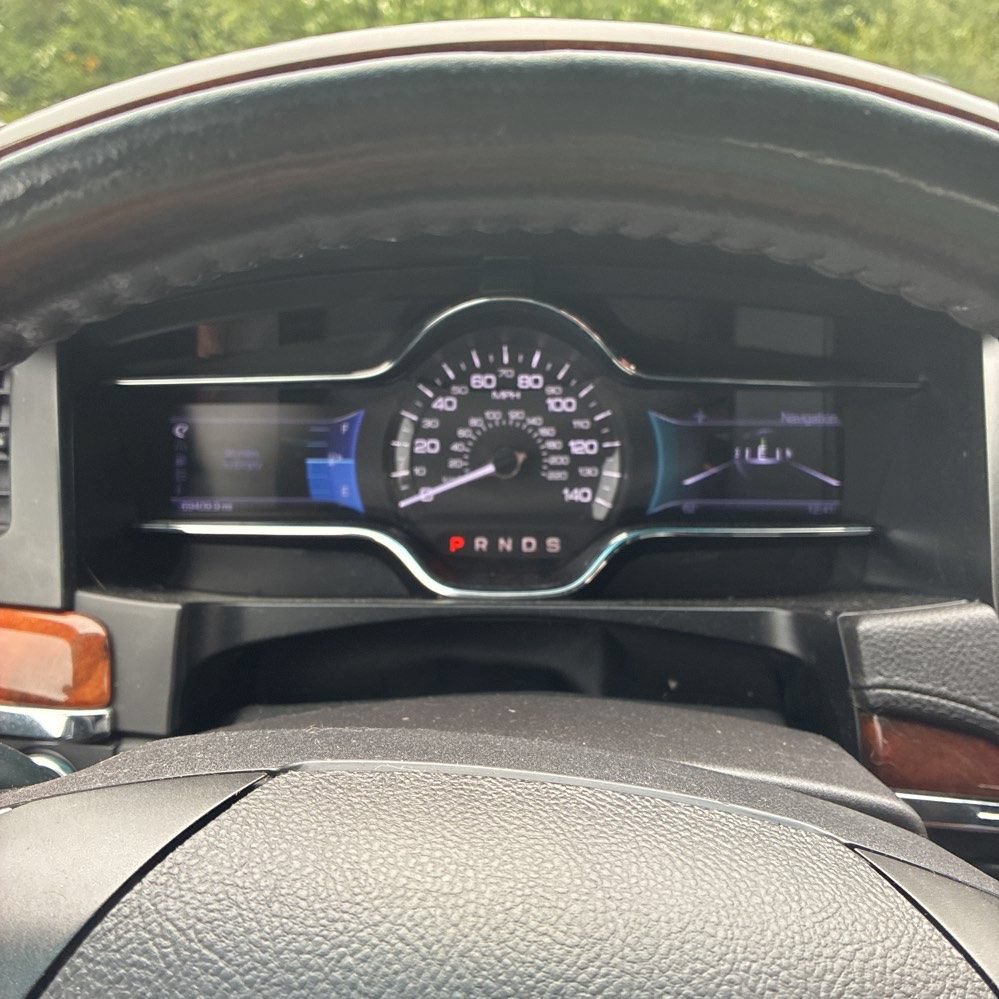 Used 2013 Lincoln MKS AWD image 8
