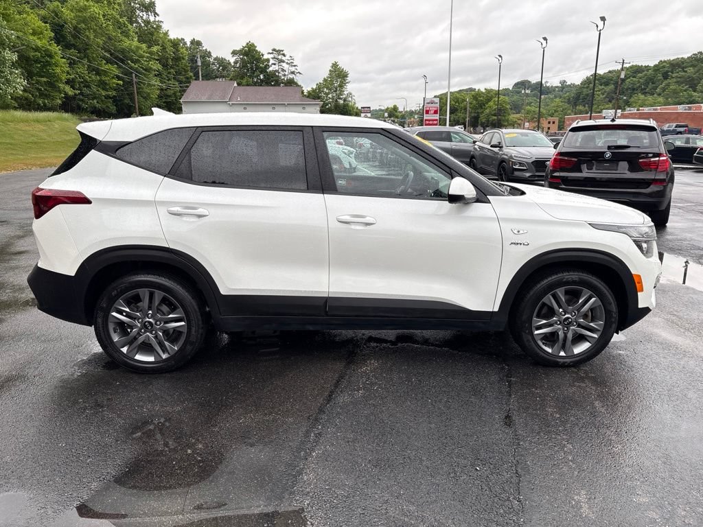 Used 2021 Kia Seltos LX AWD/4WD image 6
