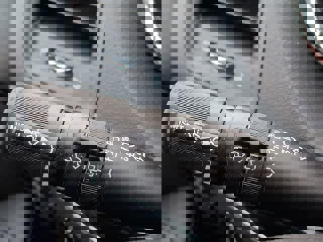 Used 2016 Dodge Grand Caravan SE image 25