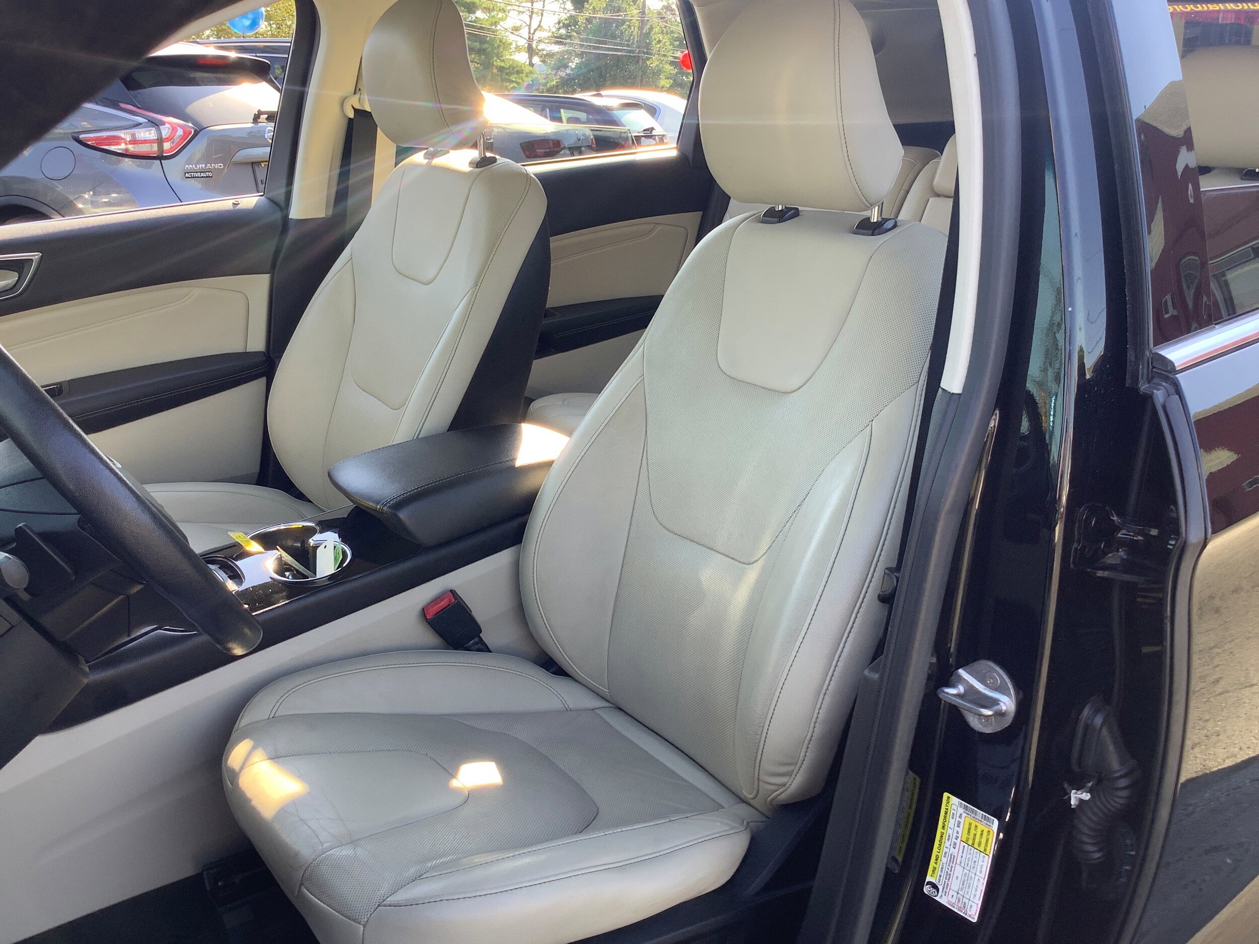 Used 2017 Ford Edge Titanium w/ Equipment Group 301A AWD/4WD image 10