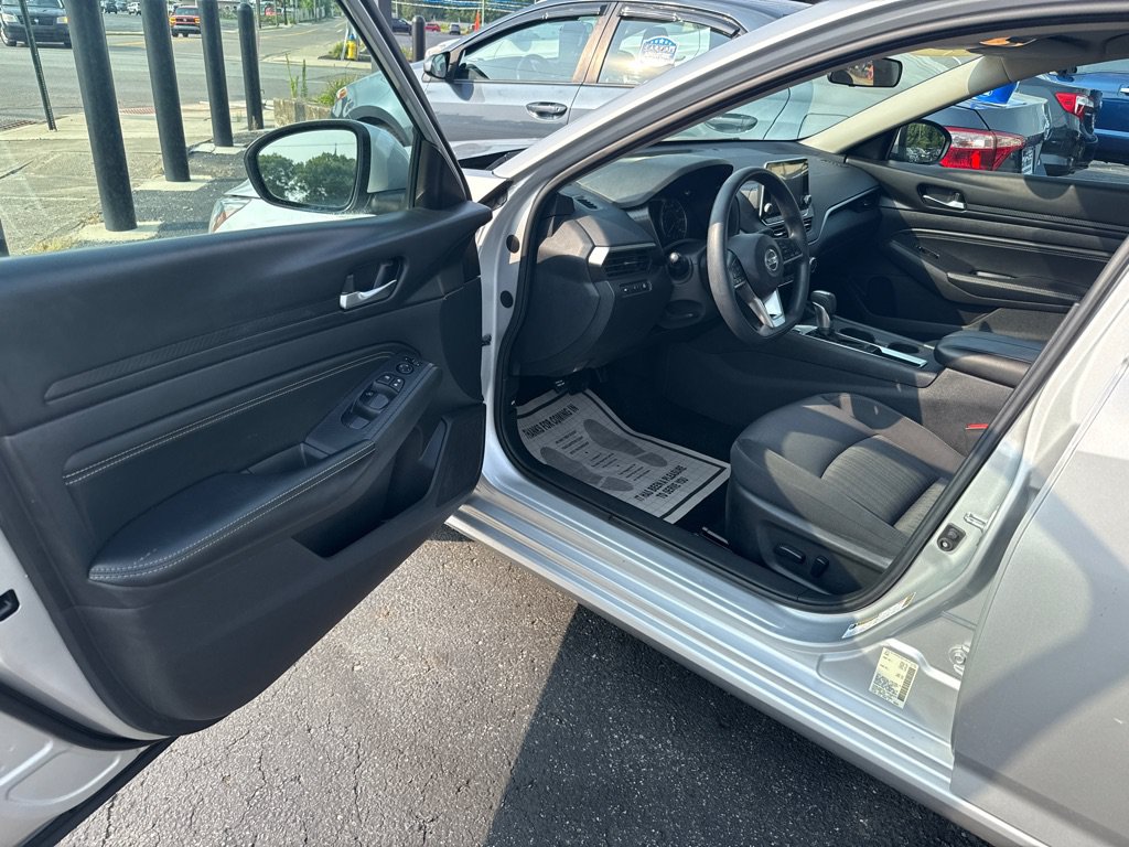 Used 2019 Nissan Altima 2.5 S FWD image 11