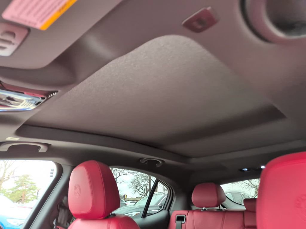 Used 2024 Alfa Romeo Stelvio Veloce image 33