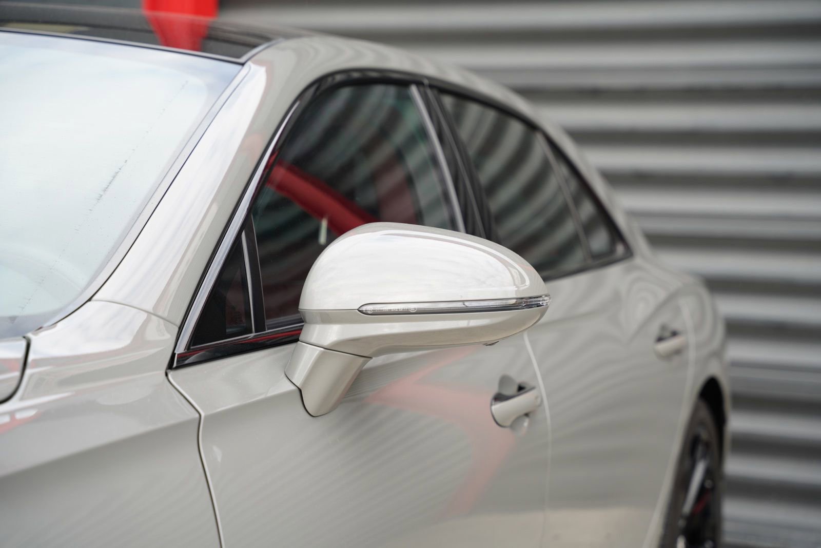Used 2023 Bentley Flying Spur Azure AWD/4WD image 4