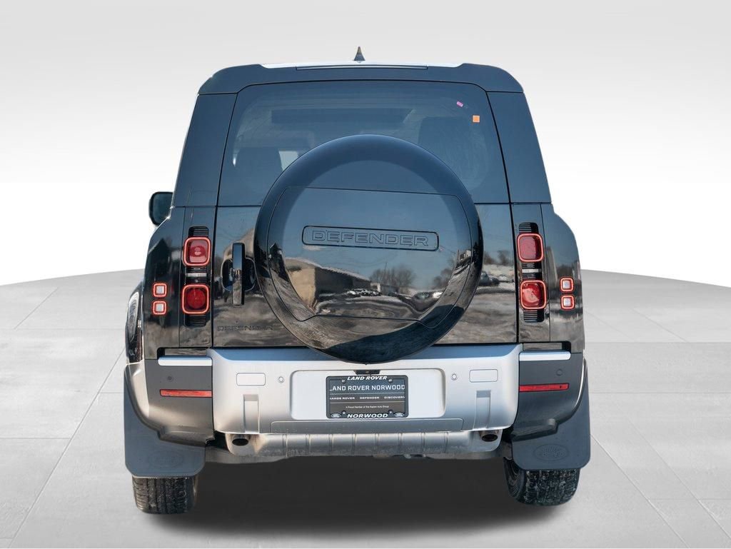 New 2025 Land Rover Defender 130 S image 5