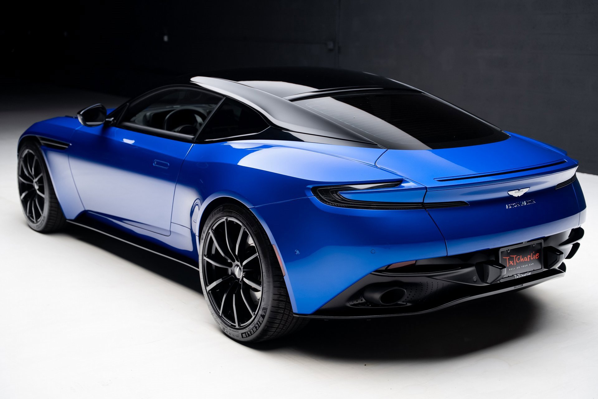 Used 2020 Aston Martin DB11 AMR image 27