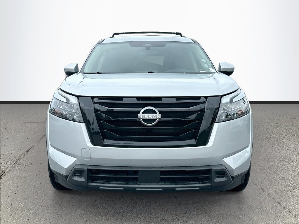 Used 2025 Nissan Pathfinder SV w/ Black Appearance Package FWD image 2