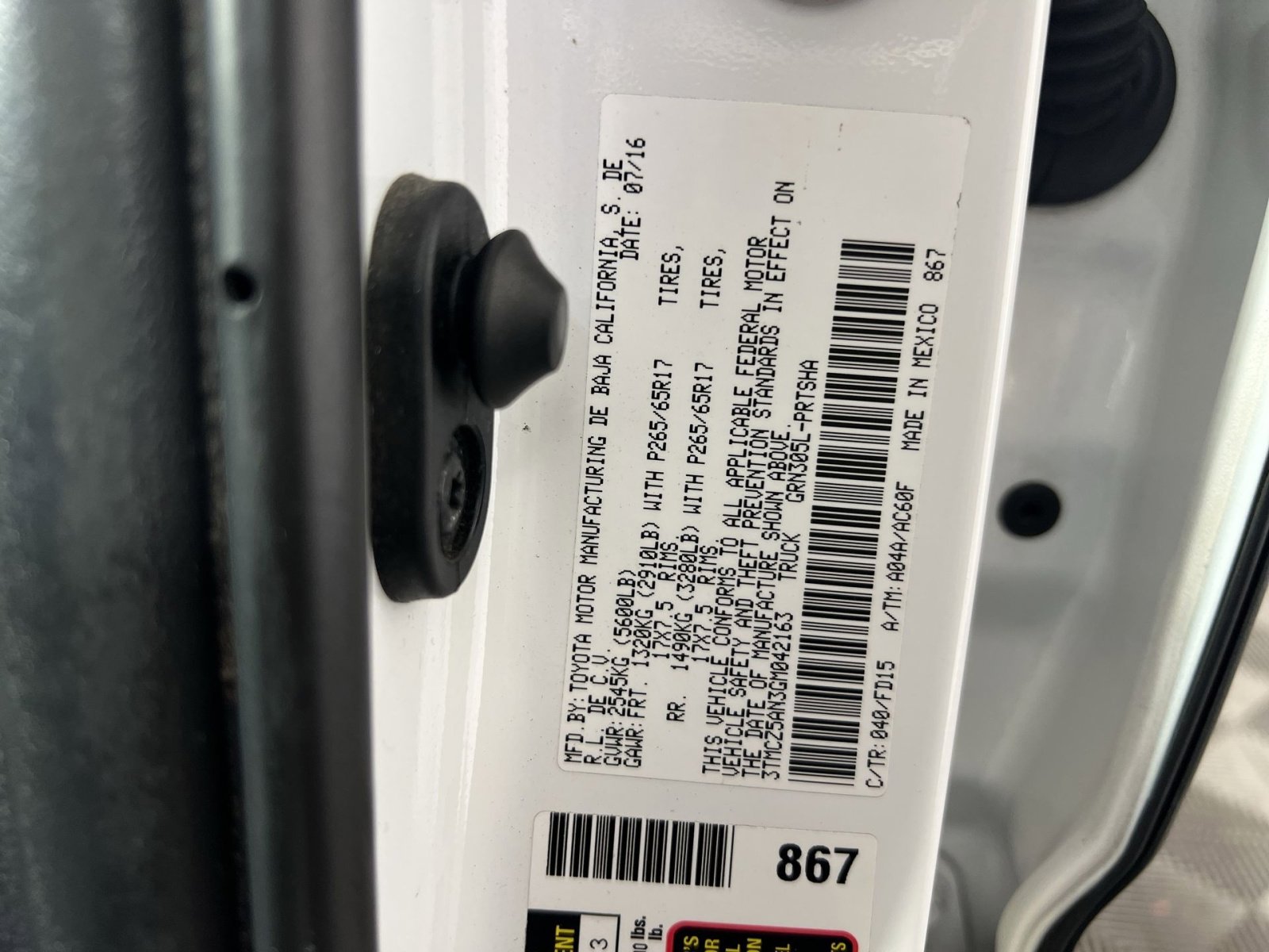 Used 2016 Toyota Tacoma TRD Sport w/ Towing Package image 29