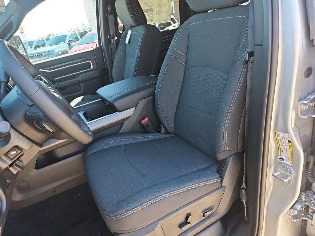 New 2026 RAM 2500 Big Horn AWD/4WD image 19