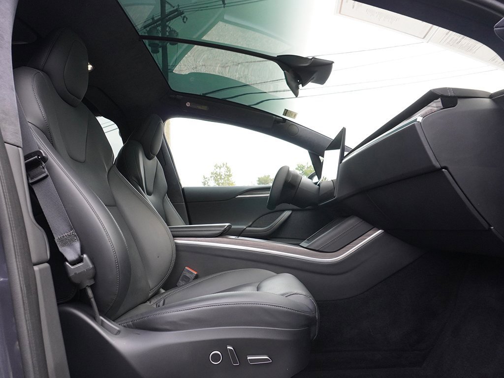 Used 2022 Tesla Model X image 38