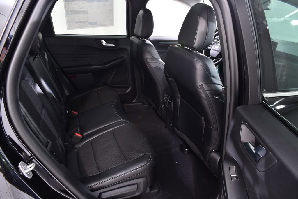 New 2026 Ford Escape SE w/ Class II Trailer Tow Package image 19