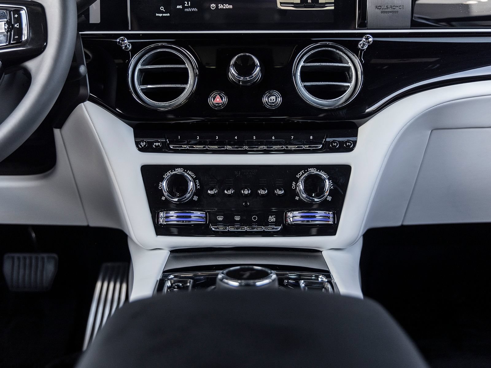 Used 2024 Rolls-Royce Spectre AWD/4WD image 32