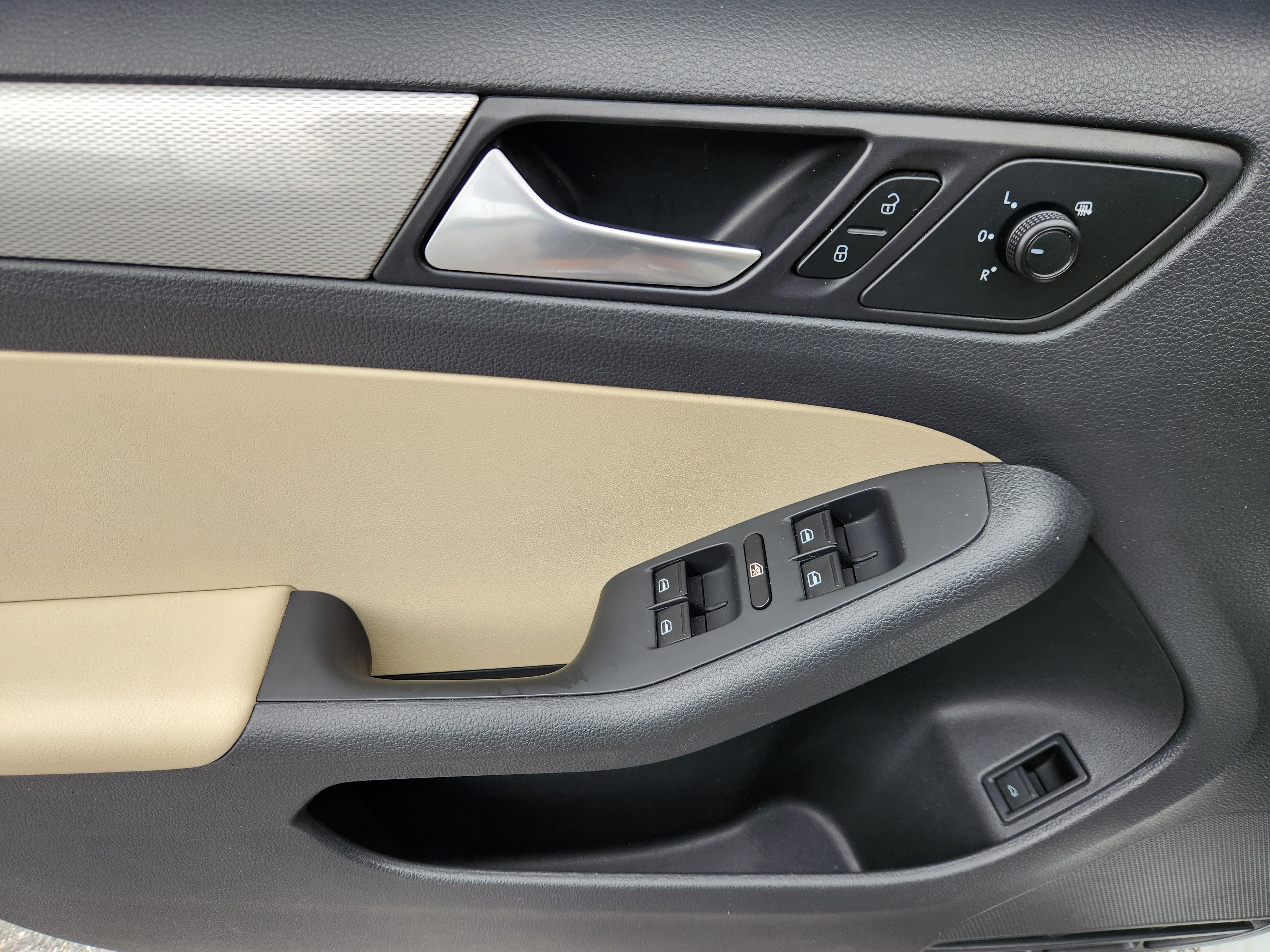 Used 2018 Volkswagen Jetta Wolfsburg Edition FWD image 16