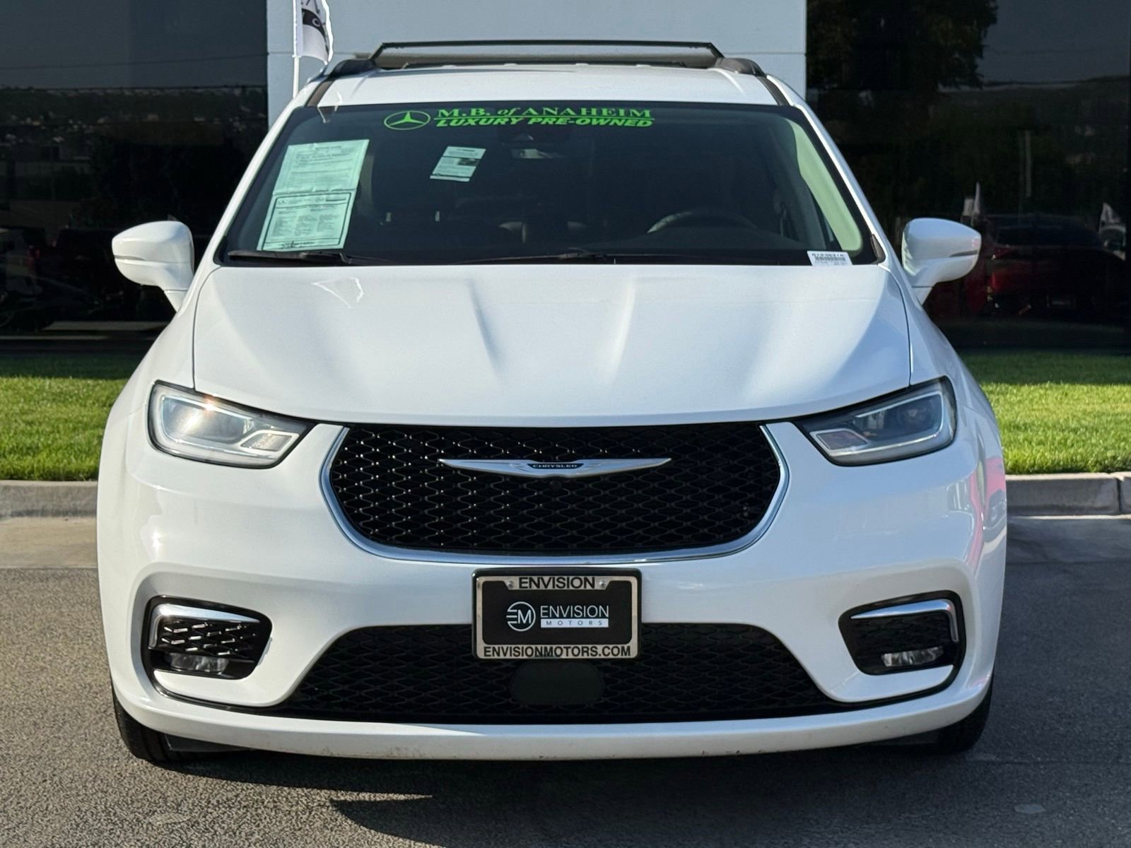 Used 2022 Chrysler Pacifica Touring-L FWD image 4