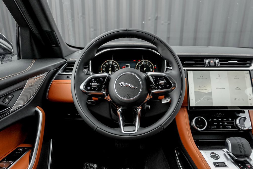 New 2026 Jaguar F-PACE R-Dynamic S image 17