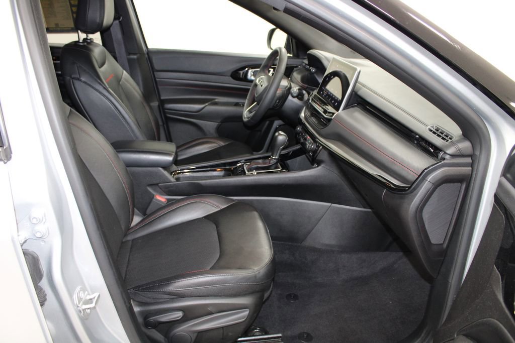 Used 2025 Jeep Compass Trailhawk image 27