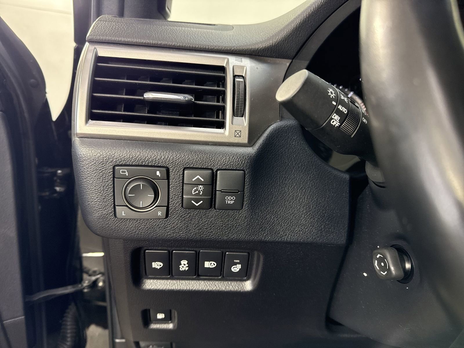 Used 2022 Lexus GX 460 Premium w/ Accessory Package AWD/4WD image 15