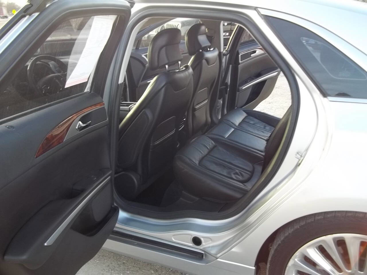 Used 2014 Lincoln MKZ w/ Equipment Group 102A Reserve FWD image 8