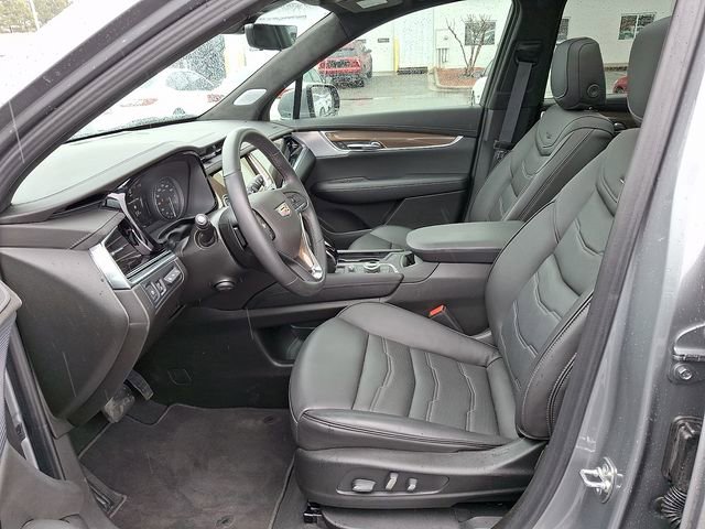 Certified 2024 Cadillac XT6 Premium Luxury w/ Platinum Package image 11