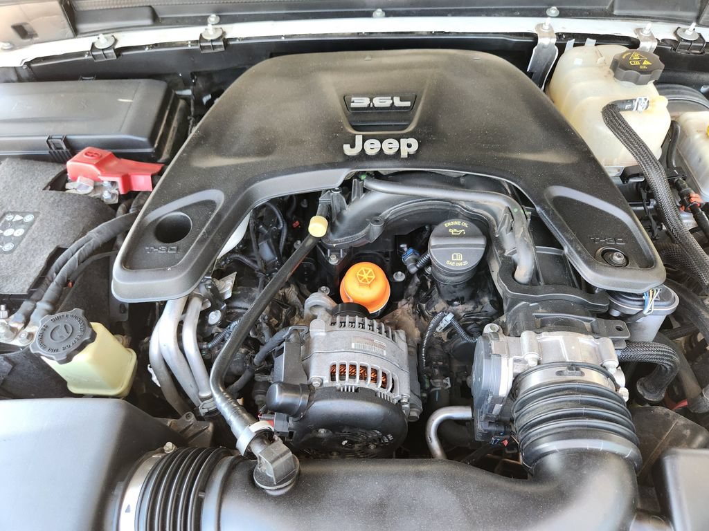 Used 2018 Jeep Wrangler Unlimited Sahara AWD/4WD image 20
