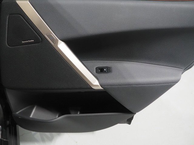 Used 2024 BMW iX xDrive50 w/ Premium Package image 84