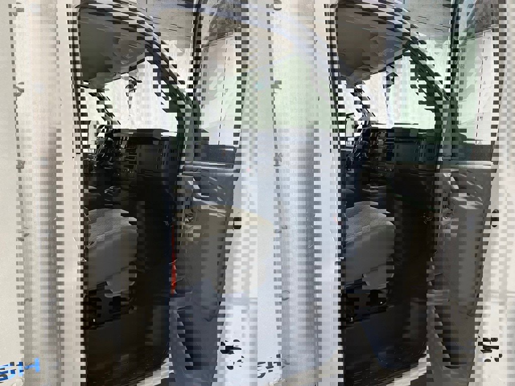 Used 2022 Chevrolet Express 3500 w/ Power Convenience Package image 39