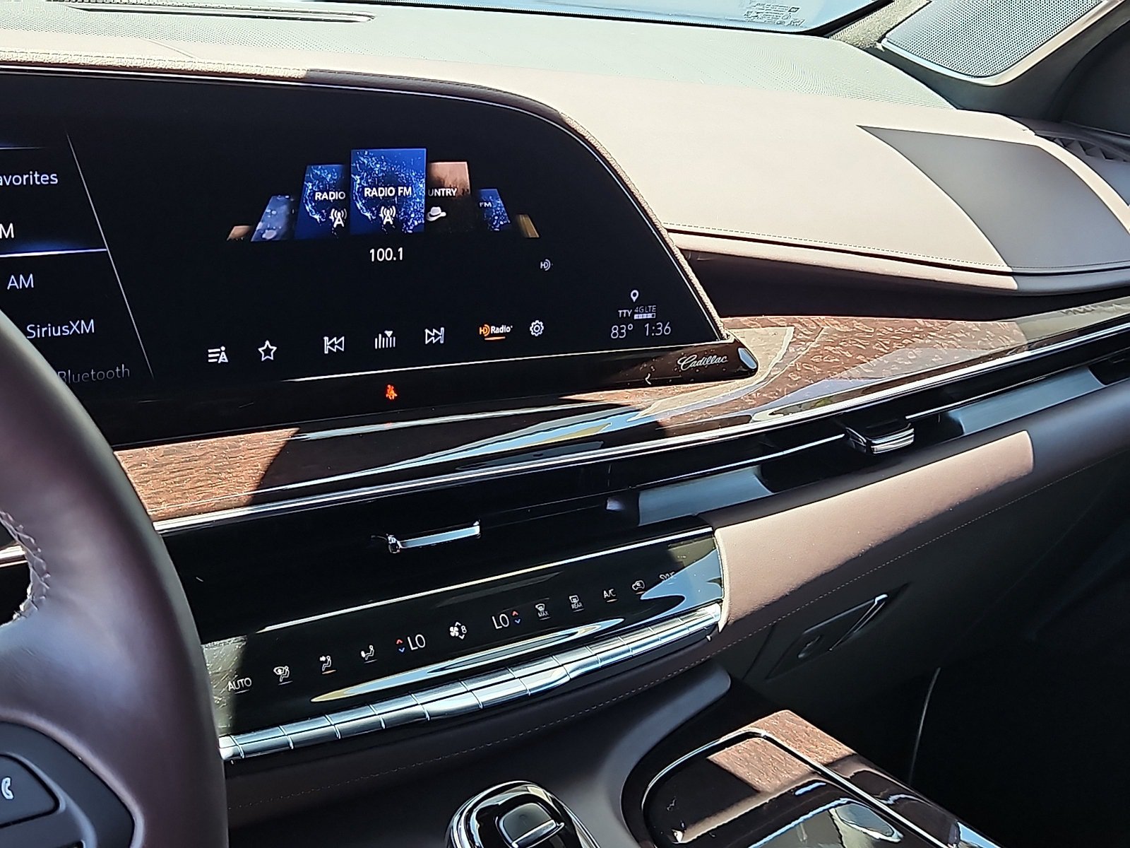 Certified 2023 Cadillac Escalade ESV Sport Platinum AWD/4WD image 19